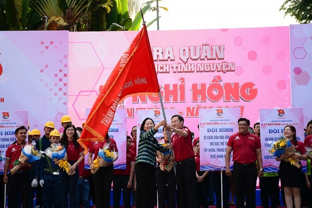 hang nghin thanh nien tham gia chien dich tinh nguyen ky nghi hong lan thu 16