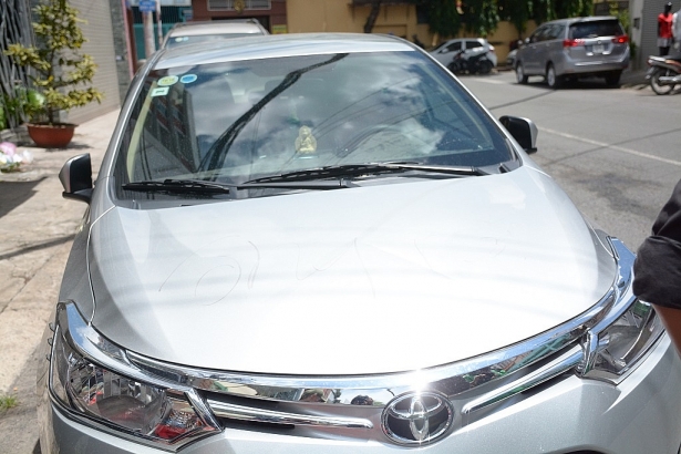vu o to grabcar bi dap pha truoc nha hang nha hang sua chua khong phep