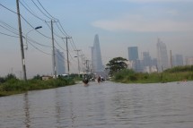 duong bien thanh song dan mien tay bi bom di lai