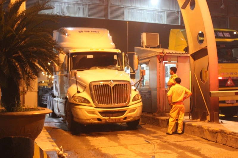 truy duoi xe container gay tai nan chet nguoi roi bo chay