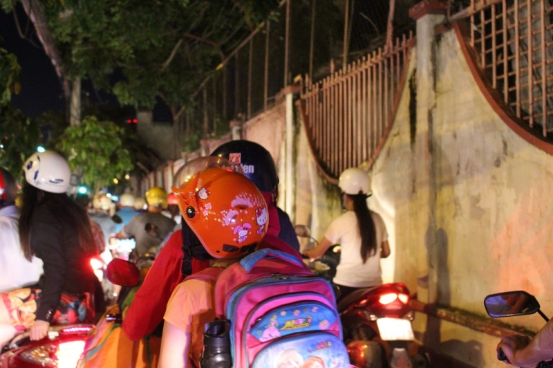 Kẹt xe 3 tiếng, người Sài Gòn ‘vật vã’ về nhà ket xe 3 tieng nguoi sai gon vat va ve nha