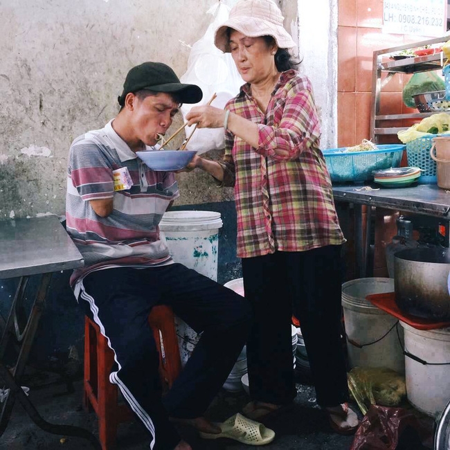 tinh nguoi cam dong qua to bun cua me