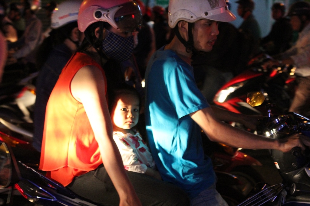 Lại kẹt xe kinh hoàng trên Đại lộ Phạm Văn Đồng lai ket xe kinh hoang tren dai lo pham van dong