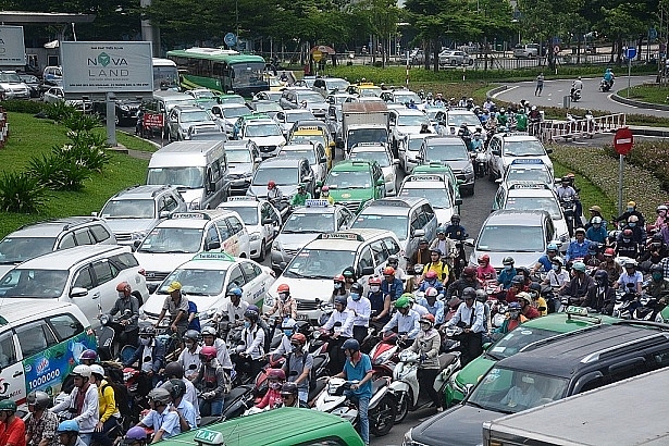 Đề xuất thu phí một phần phương tiện trên tuyến đường 'độc đạo' dẫn vào sân bay Tân Sơn Nhất de xuat thu phi mot phan phuong tien tren tuyen duong doc dao dan vao san bay tan son nhat
