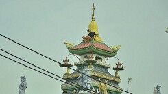 Xin tá túc nhà dân không được, nam thanh niên leo lên nóc chùa An Phú cố thủ nhiều giờ