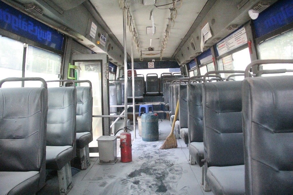 tp hcm xe buyt chay tram dien no khien nhieu nguoi hoang loan