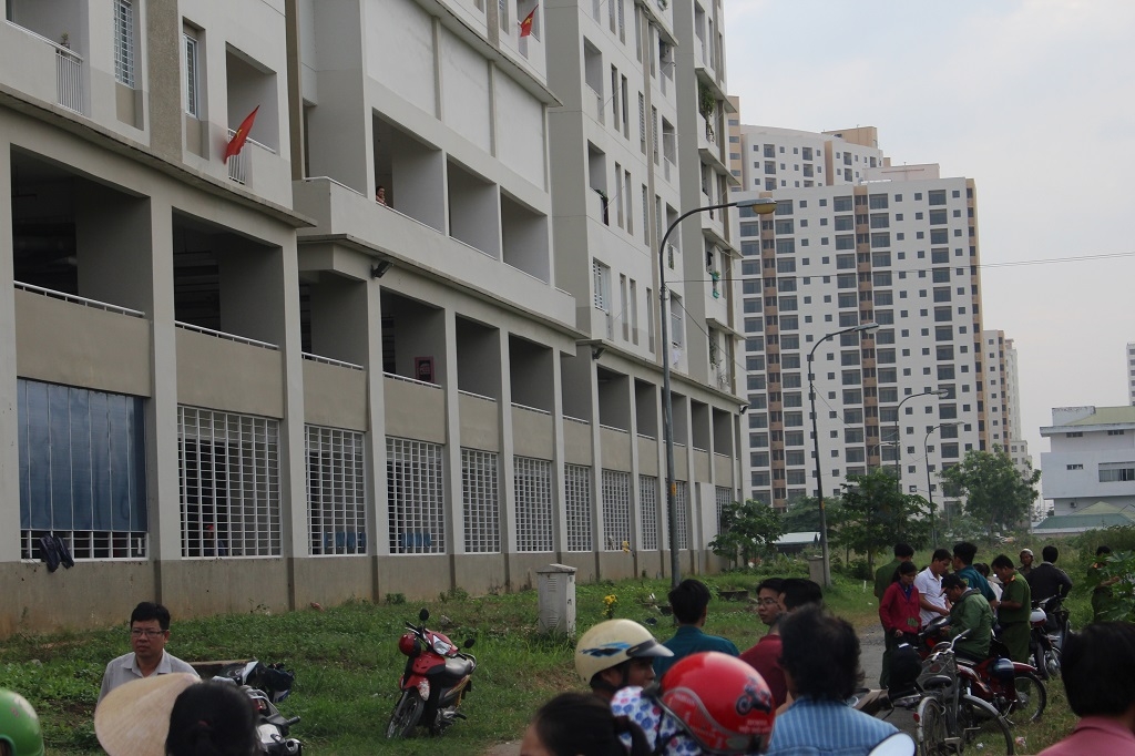 be gai 6 thang tuoi roi cung cha tu tang 14 da tu vong