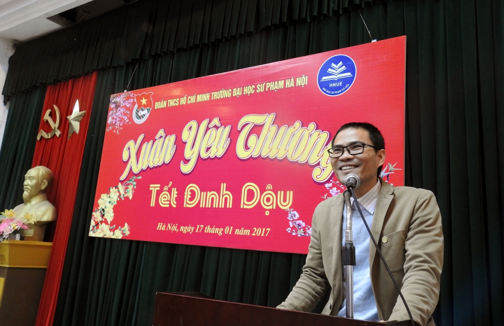 am long nhung mon qua tang sinh vien ngheo ve que an tet