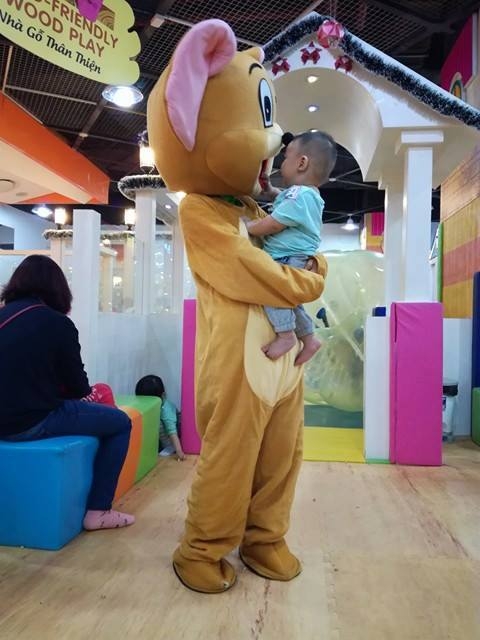 sinh vien lam them dip can tet tranh thu kiem them tung ngay