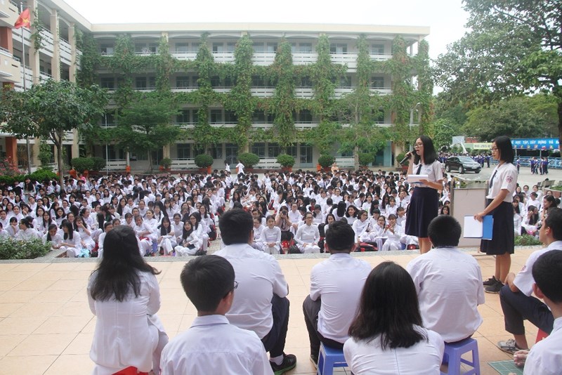 ho da sai khi ap dung tieng viet lai cang voi tieng anh