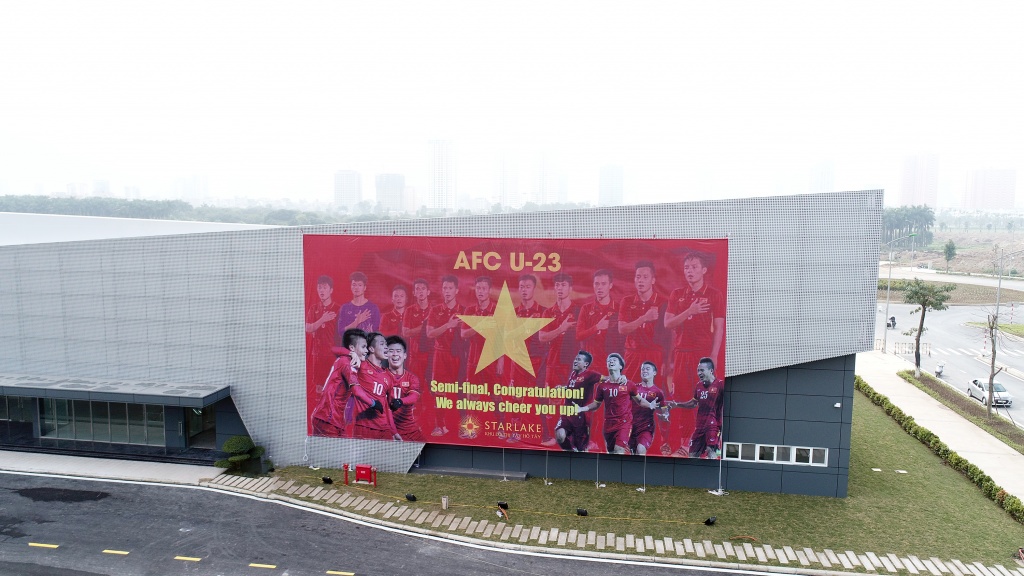 cong ty han quoc treo la co khung rong 200m2 de co vu u23 viet nam
