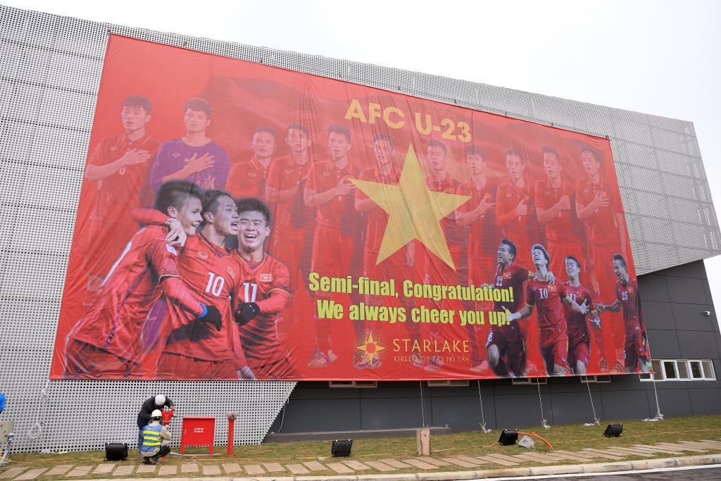 cong ty han quoc treo la co khung rong 200m2 de co vu u23 viet nam