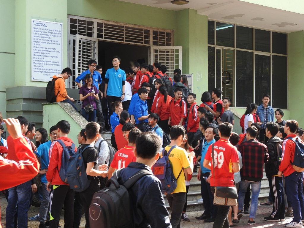 Gần 3.000 sinh viên Bách khoa cuồng nhiệt tập trung cổ vũ U23 Việt Nam gan 3000 sinh vien bach khoa cuong nhiet tap trung co vu u23 viet nam