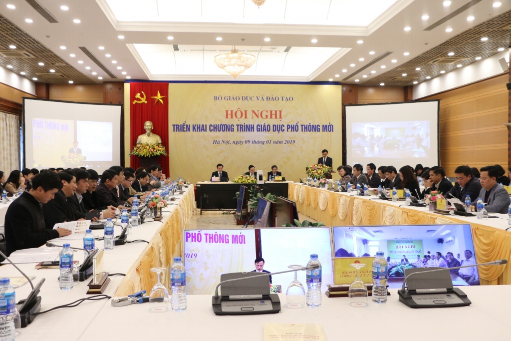 bo truong phung xuan nha chuong trinh giao duc pho thong moi huong toi tiep can quoc te