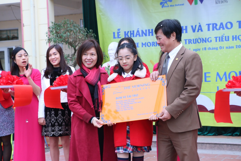 khanh thanh thu vien the morning voi gan 3000 dau sach nang cao van hoa doc cho tre