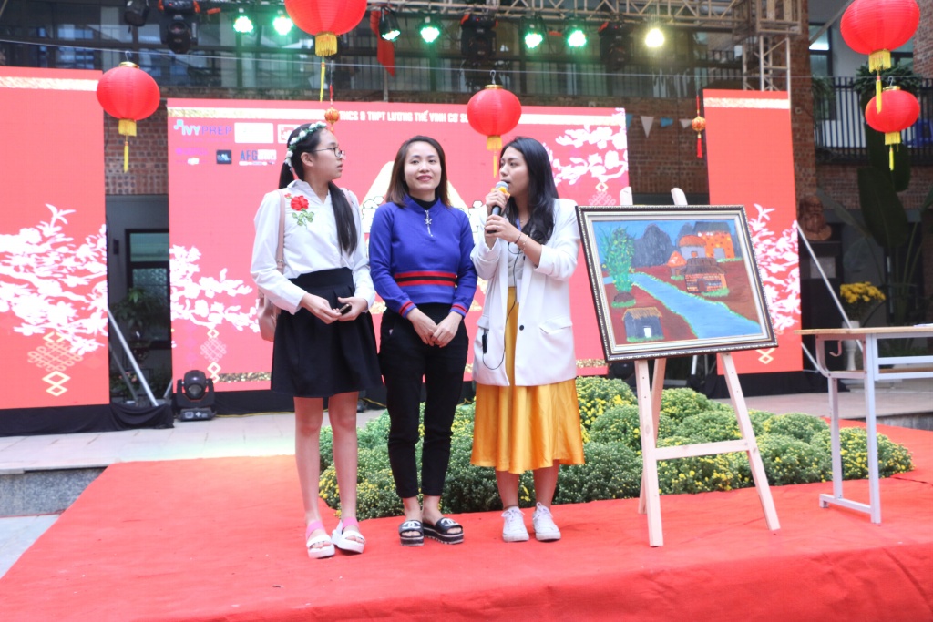 ca si hoa minzy quay cung hoc sinh truong luong the vinh tai dem hoi tet se chia