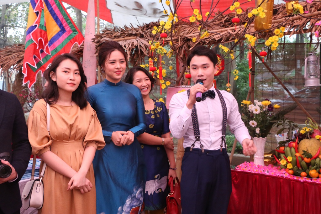 sinh vien quan tri kinh doanh toa sang tai cuoc thi hsb the face chao nam moi 2019
