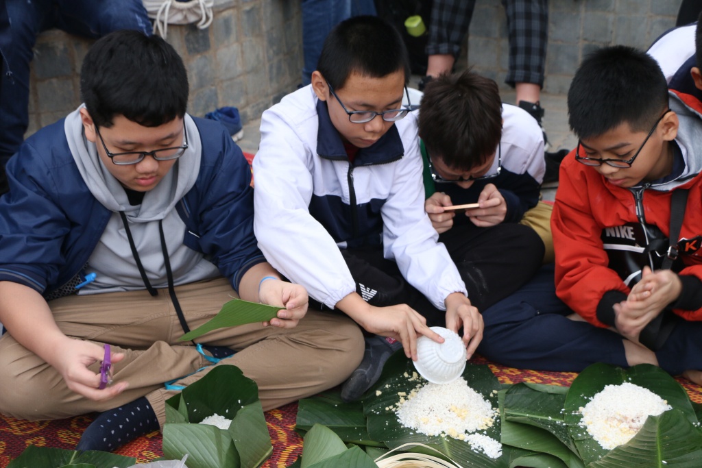 hon 2500 chiec banh chung duoc goi tai tet se chia 2019 cua hoc sinh truong luong the vinh
