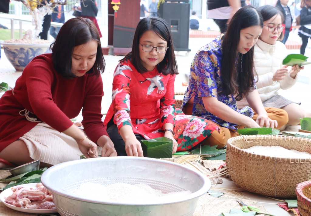 hang nghin hoc sinh ha noi tham gia goi banh chung lam tu thien dip tet nguyen dan 2019