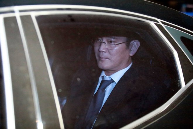 pho chu tich tap doan samsung lee jae yong chinh thuc bi bat giu