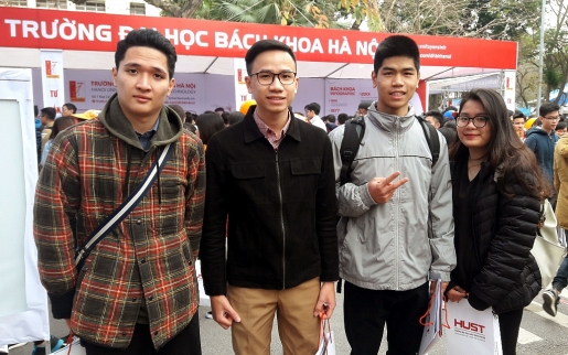 Thí sinh được gỡ rối sau ngày hội tư vấn tuyển sinh 2017 ngay hoi tu van tuyen sinh 2017 noi cac thi sinh duoc go roi ve thi cu