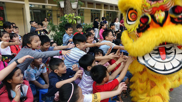 muon con vui ve chao hoi cam on ngay tet dau co kho