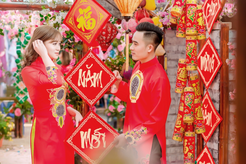 bo anh anh cong an ve tham ban gai vao dip tet tuyet dep don tim nguoi xem