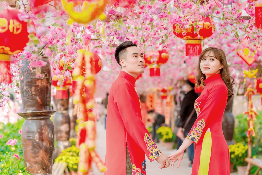 bo anh anh cong an ve tham ban gai vao dip tet tuyet dep don tim nguoi xem