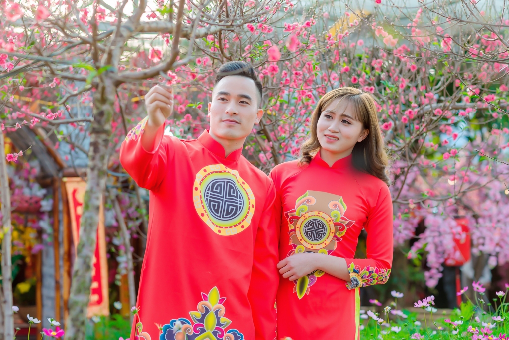 bo anh anh cong an ve tham ban gai vao dip tet tuyet dep don tim nguoi xem