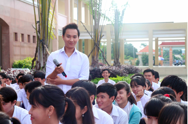 chang trai xu dua dien trai nhieu lan duoc dien kien lanh dao the gioi