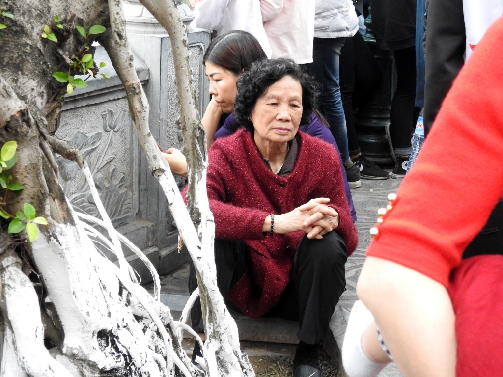 Những hình ảnh đẹp về cảnh người dân nô nức đi lễ cầu an trong ngày mùng 1 Tết nhung hinh anh dep ve canh nguoi dan no nuc di le cau an trong ngay mung 1 tet