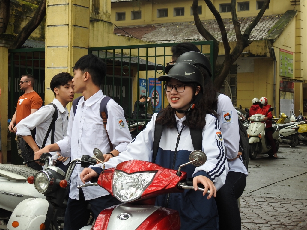 von song cua nguoi thay khong chuan thi day hoc tro mon giao duc cong dan moi the nao