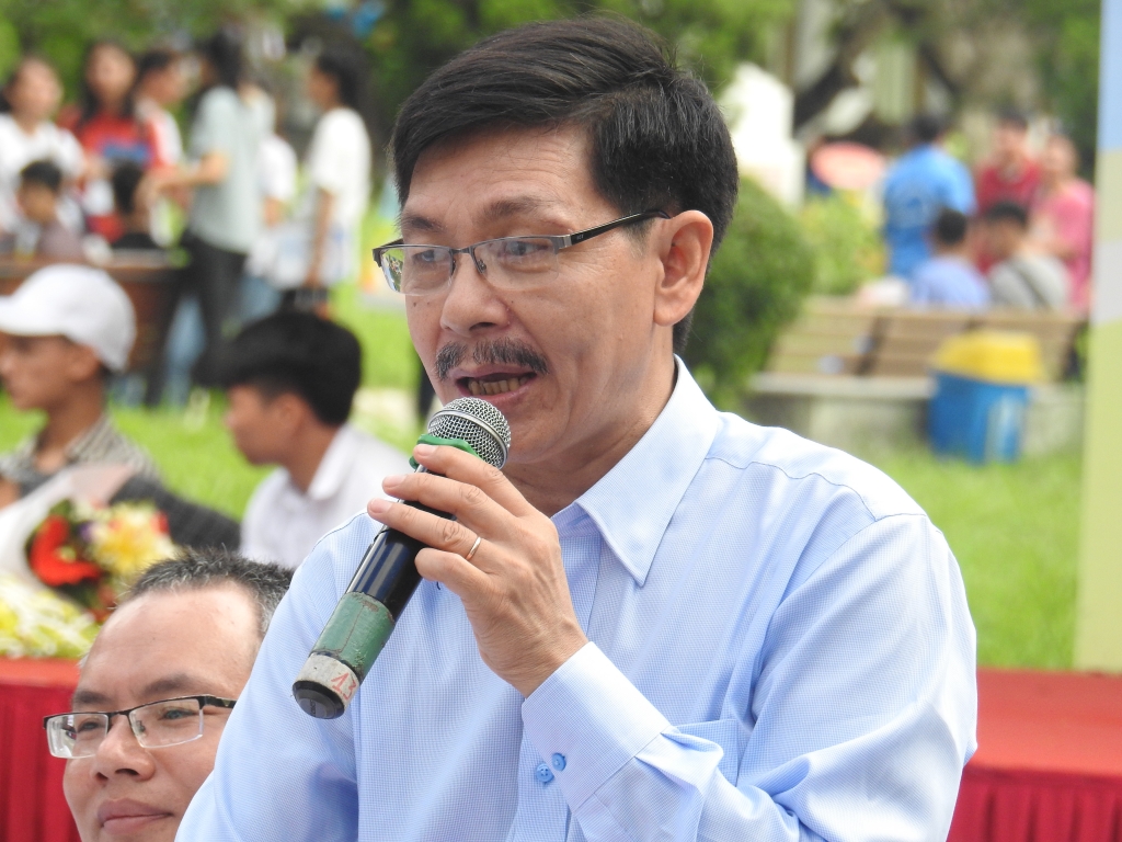 deu deu chu cap tien len thanh pho nhieu phu huynh nga ngua khi biet con minh bi thoi hoc tu lau