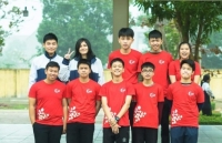 nu sinh ngheo ha tinh va bo suu tap giai hoc sinh gioi dang ne
