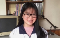 nu sinh ngheo ha tinh va bo suu tap giai hoc sinh gioi dang ne