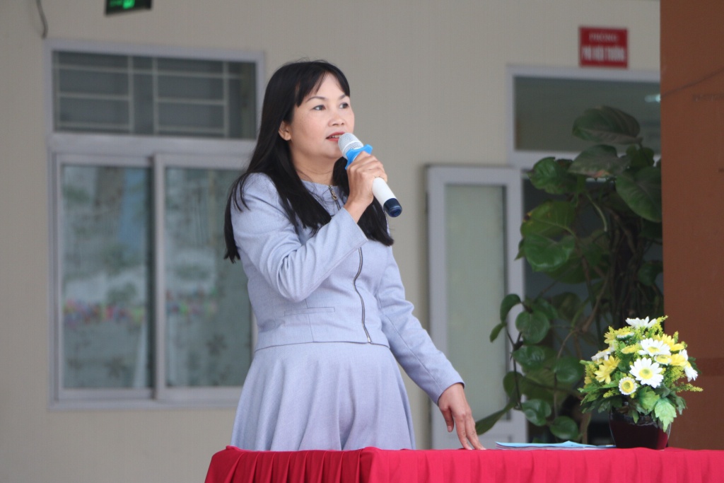 Ngày đầu đi học sau kì nghỉ Tết, học sinh mếu máo đòi ở nhà nghỉ thêm ngay dau di hoc sau ki nghi tet hoc sinh meu mao doi o nha nghi them