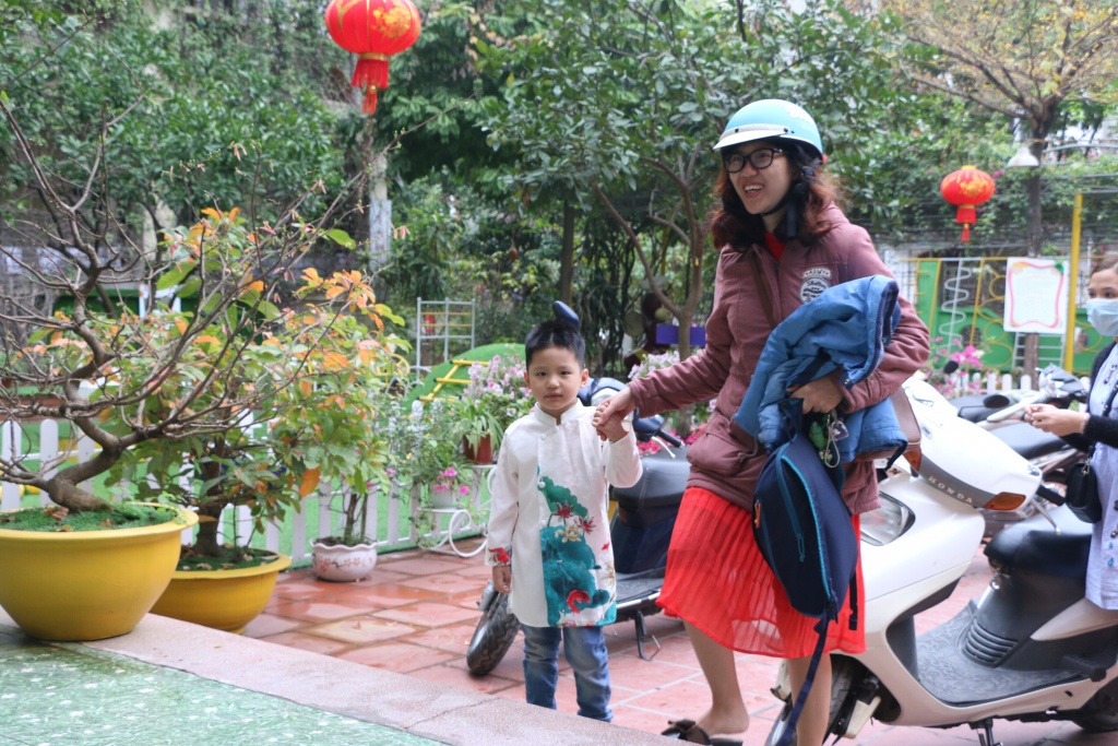 Ngày đầu đi học sau kì nghỉ Tết, học sinh mếu máo đòi ở nhà nghỉ thêm ngay dau di hoc sau ki nghi tet hoc sinh meu mao doi o nha nghi them