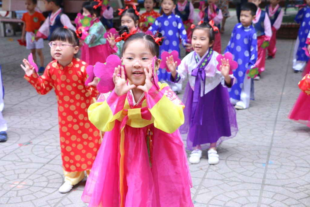 Học sinh Trường Mẫu giáo Việt - Triều Hữu Nghị được dạy những gì? hoc sinh truong mau giao viet trieu huu nghi duoc day nhung gi