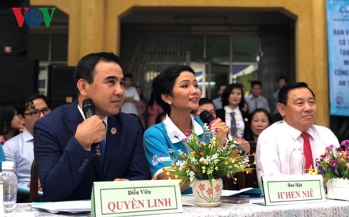 hoa hau hhen nie noi chuyen ve bao luc hoc duong voi hoc sinh