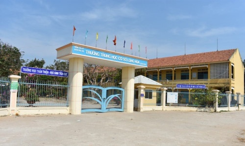 bo gddt chi dao xu li nghiem vu viec thay giao danh hoc sinh veo cot song