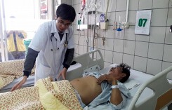 Lạm dụng rượu quá mức có nguy cơ bị loạn thần, biến chứng xơ gan