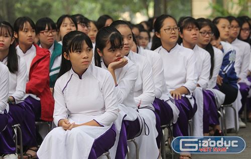 hoc sinh thuong da cha them vao su pham sao mo den hoc sinh gioi