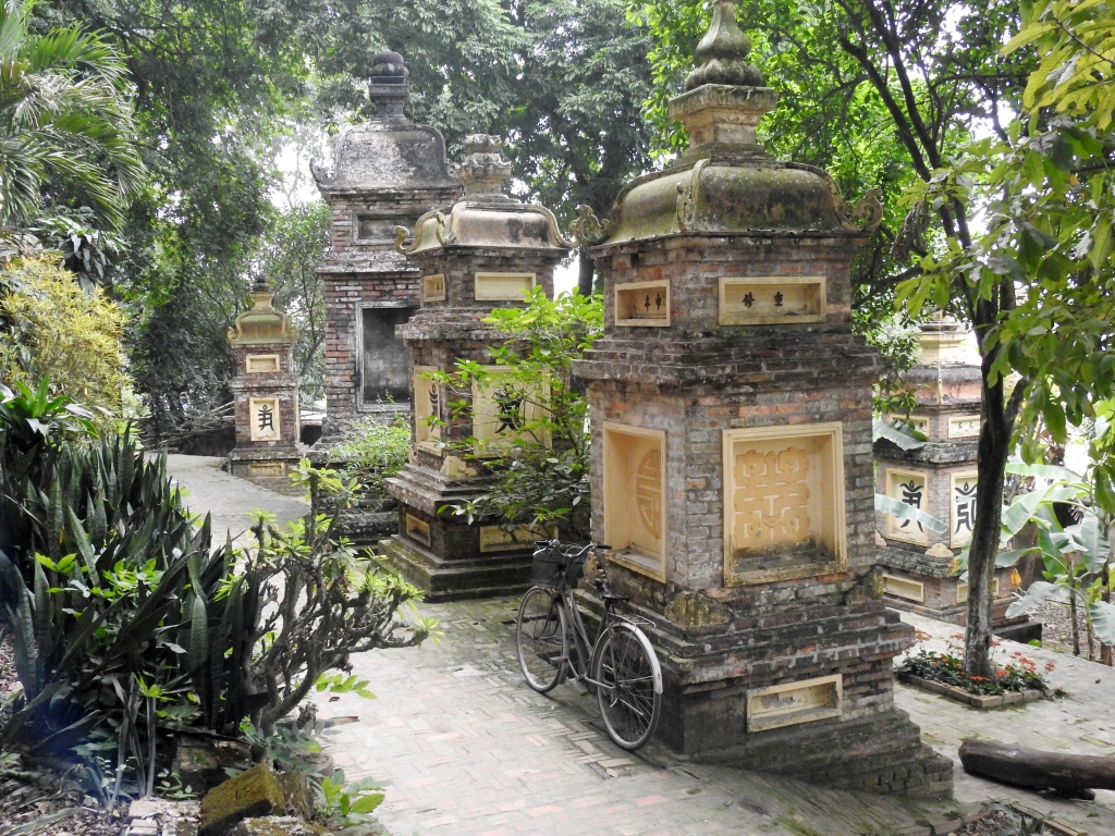 Ngôi chùa 'không có hòm công đức' và câu chuyện về pho tượng táng cổ ở Chùa Tiêu ngoi chua khong co hom cong duc va cau chuyen ve pho tuong tang co o chua tieu