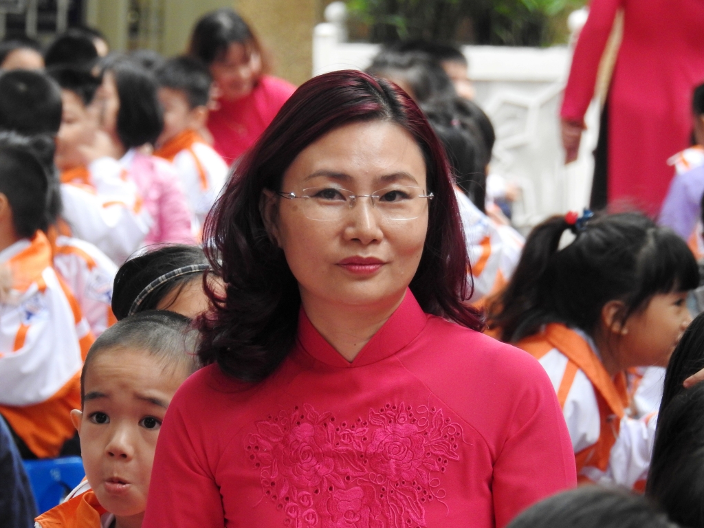 vu co giao phai quy goi xin loi phu huynh bat giao vien quy la su tra dua thieu van hoa
