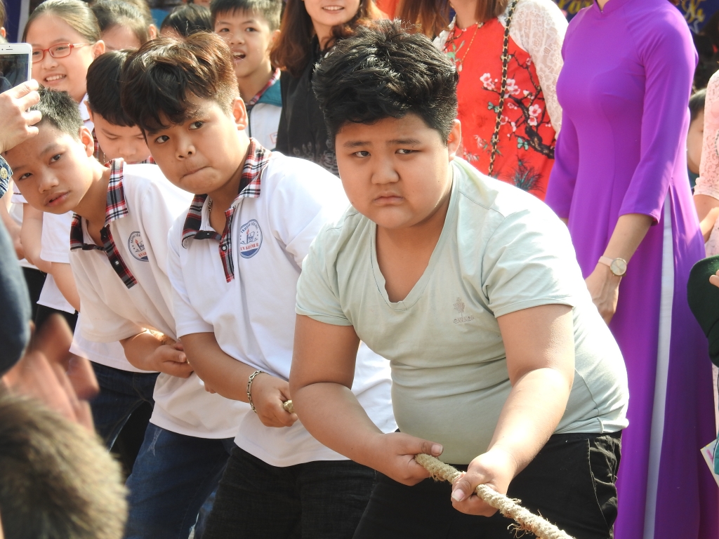 Học sinh 'cười lăn' khi thi nhảy bao bố, kéo co trong 'ngày hội đọc sách' ở Hà Nội hoc sinh cuoi lan khi thi nhay bao bo keo co trong ngay hoi doc sach o ha noi