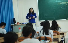 Một ngày học sinh làm... giáo viên