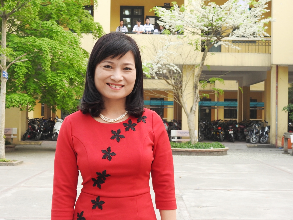 mot ngay giao vien phai chay 4 noi de day vi 1500 hoc tro phan tan di hoc nho