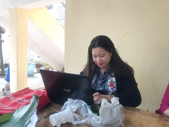 mot ngay giao vien phai chay 4 noi de day vi 1500 hoc tro phan tan di hoc nho