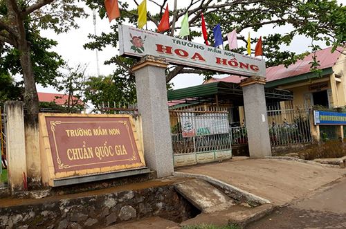 de nghi xu ly hinh su phu huynh tat vao mat co giao