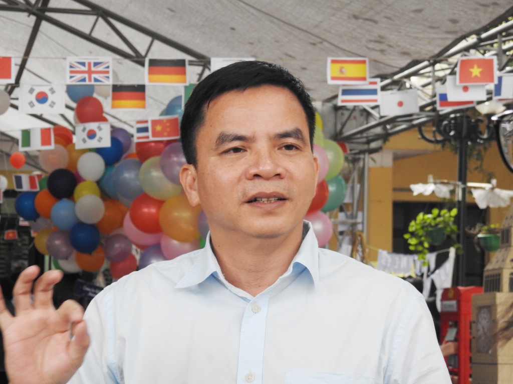ngay hoi tuyen sinh thi sinh hoi ki ve co hoi viec lam neu hoc tai dai hoc ha noi